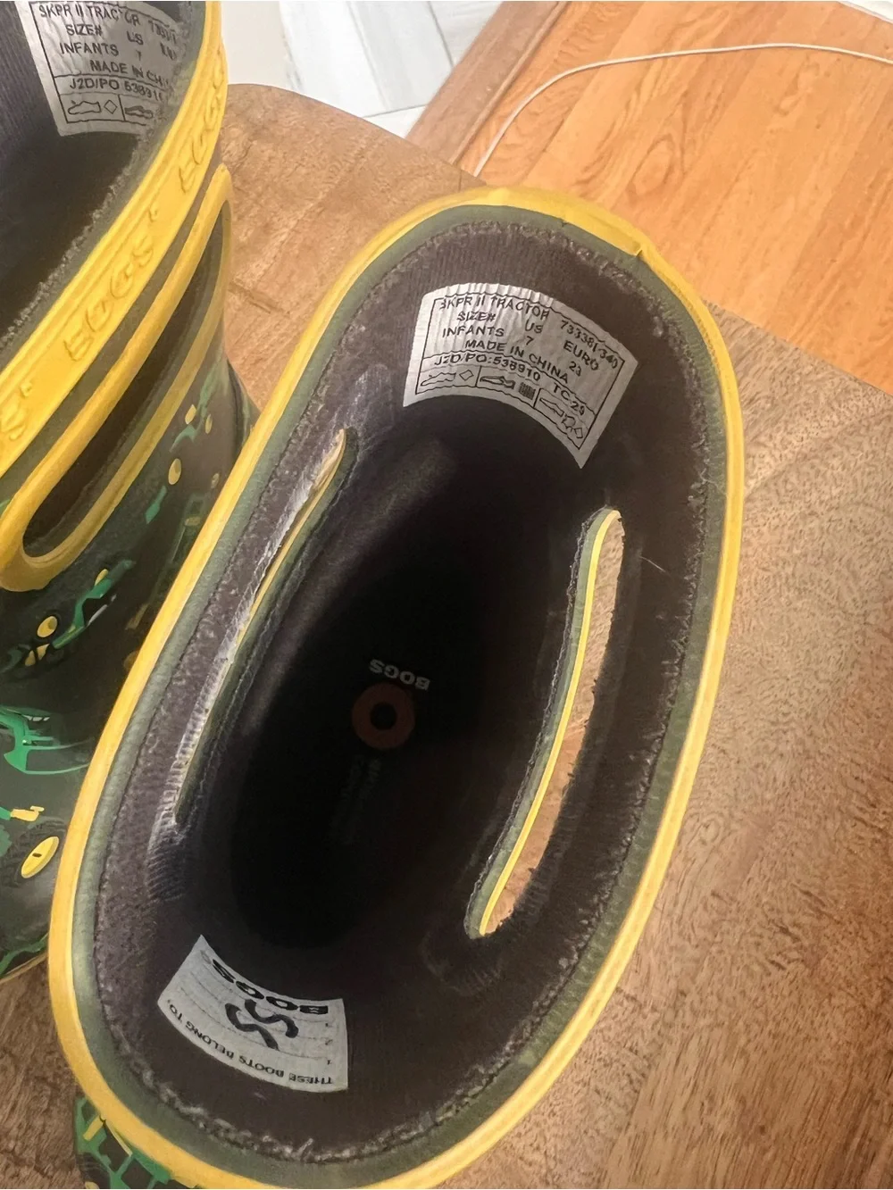 BOGS Kids Green skipper II Tractor Boots with Yellow Trim